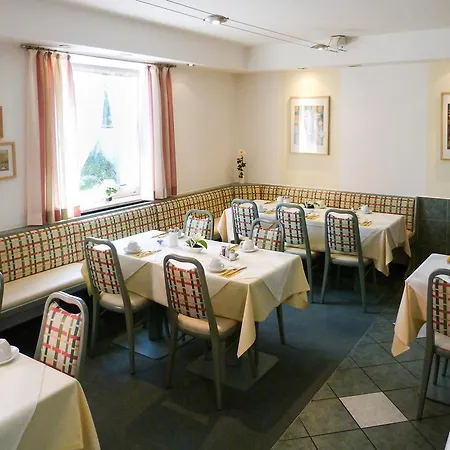 City Hotel